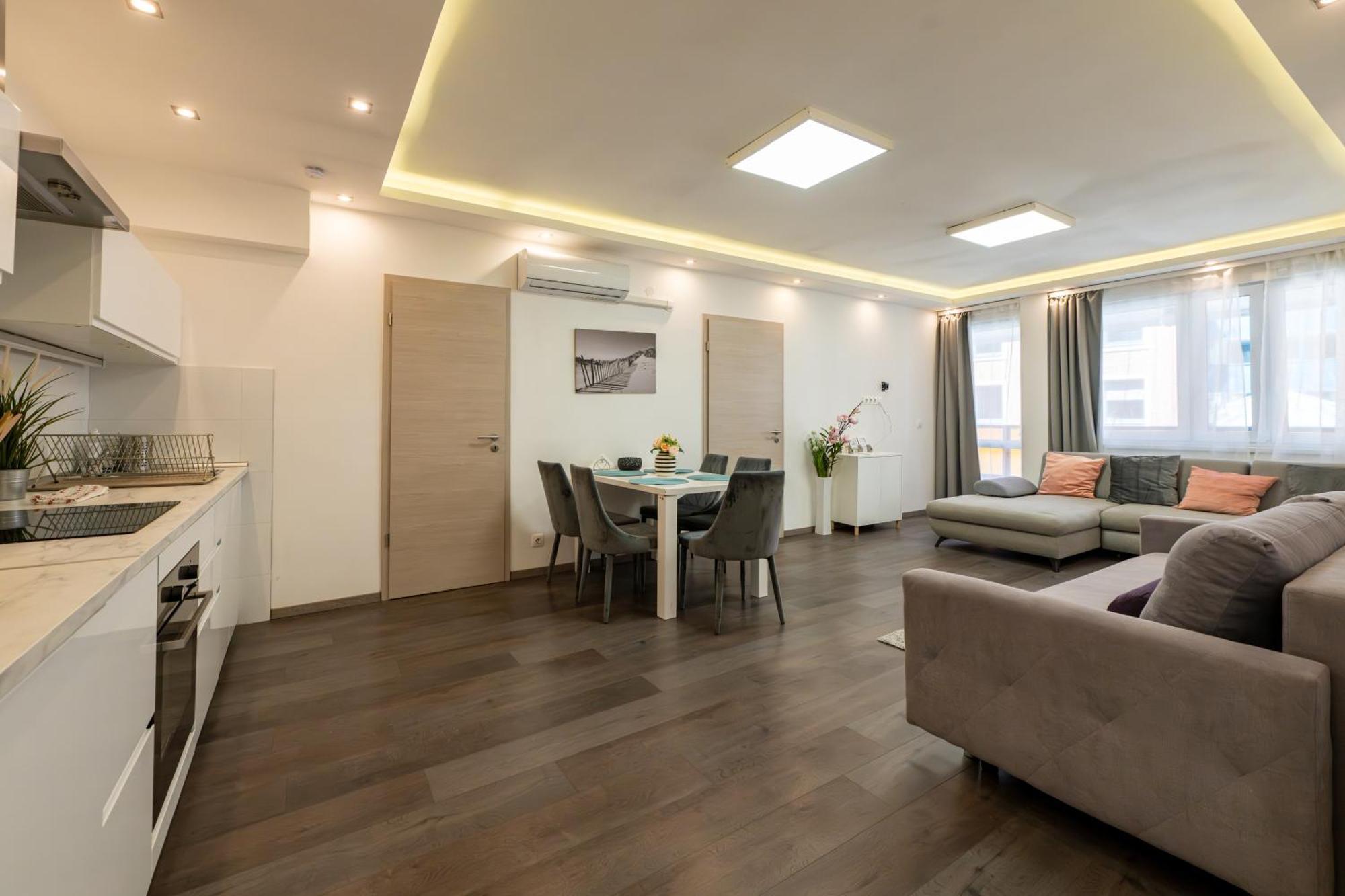 Apartment Rumbach 2022 Modern *